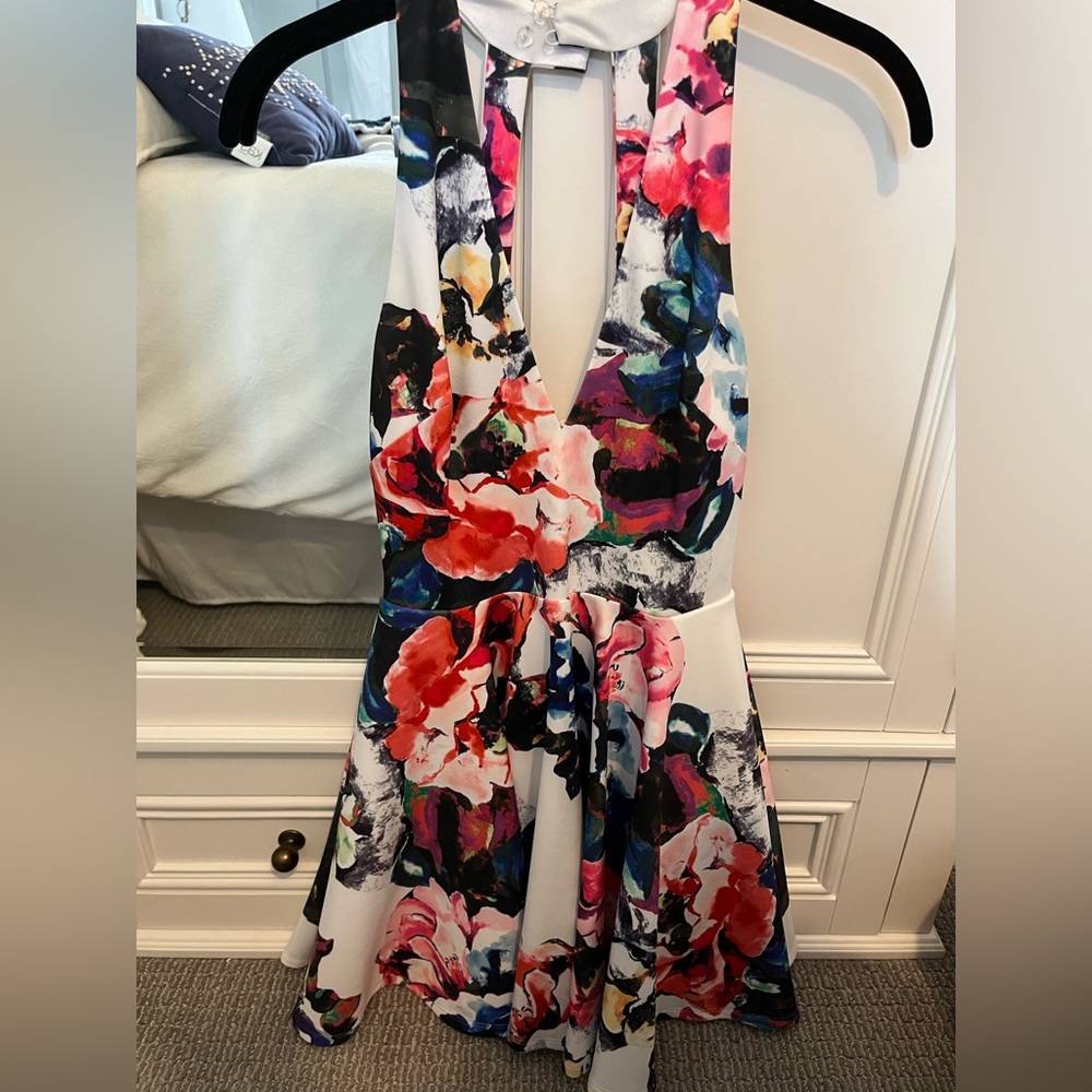 BEBE xxs floral dress
